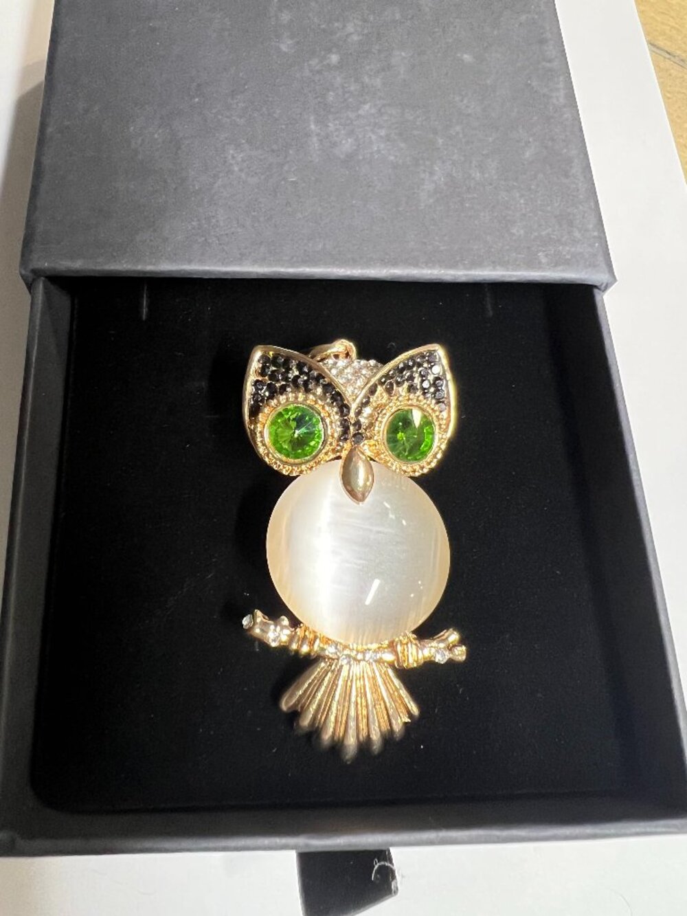 Vintage Style 1970s Groovy Owl Pendant Articulated Head Green Eyes 3” x 1.5”